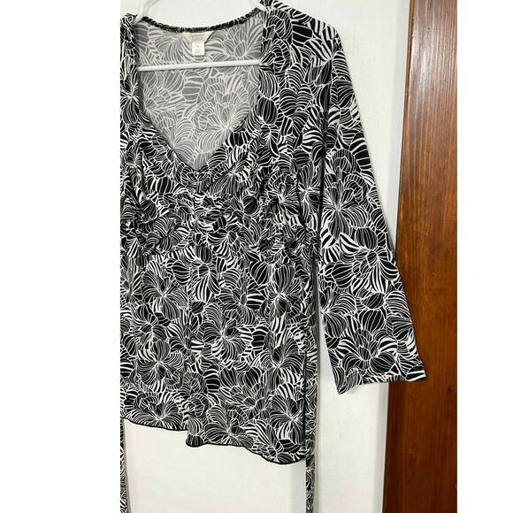 Christopher & Banks Black/White Floral Top 3/4 Sleeve Sz Medium Tie Back Stretch - Picture 5 of 6
